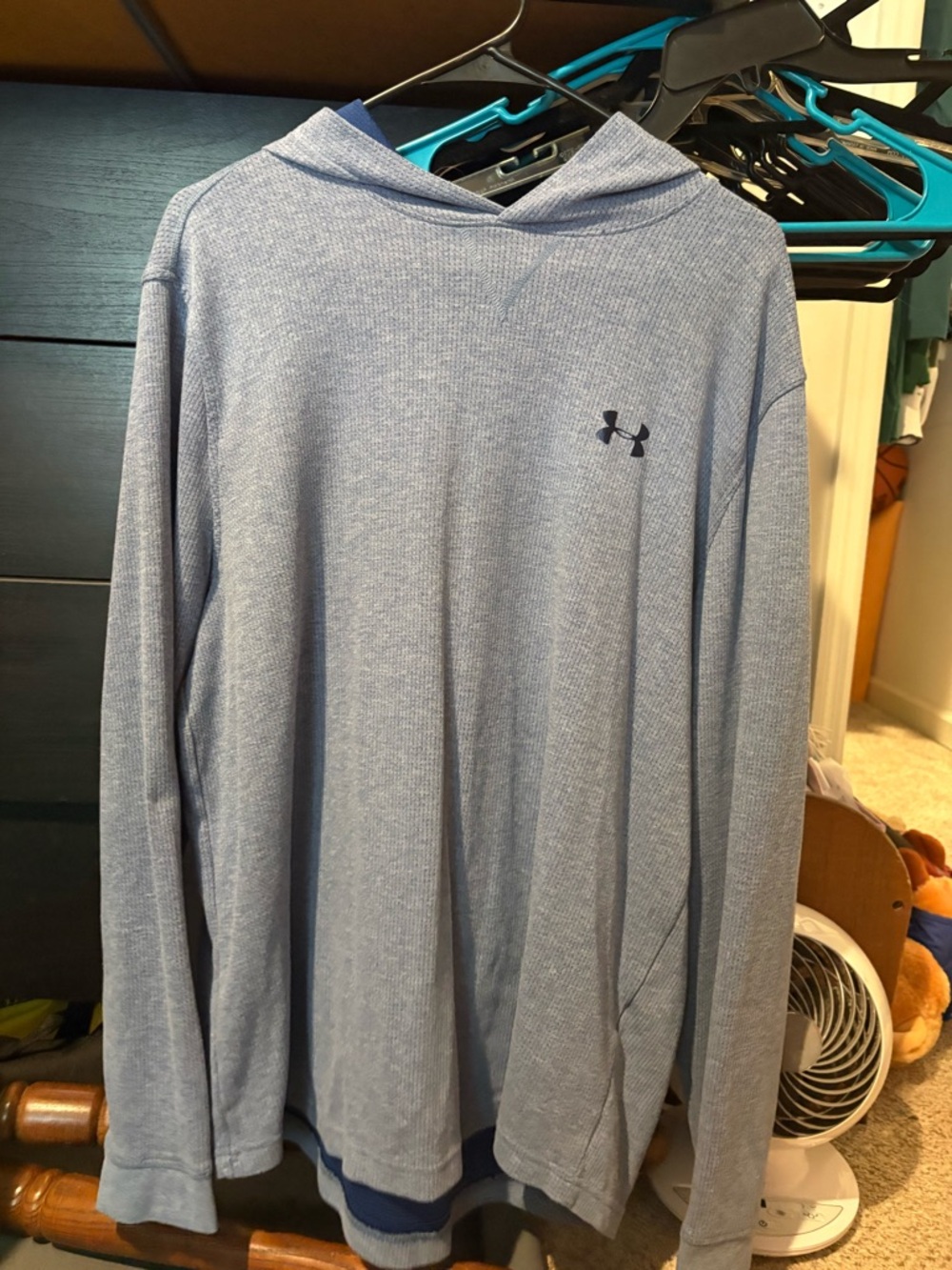 Under Armour Men’s Light Blue Hoodie Long-Sleeve Shirt